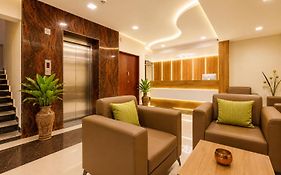 Hotel Comfort Park - Opposite Sri Ramachandra Medical College Porur